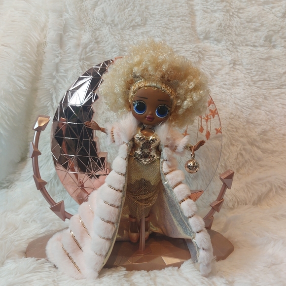 LOL Surprise OMG 2021 HTF DISCONTINUED Collector Edition NYE Queen Fashi… - Picture 3 of 16